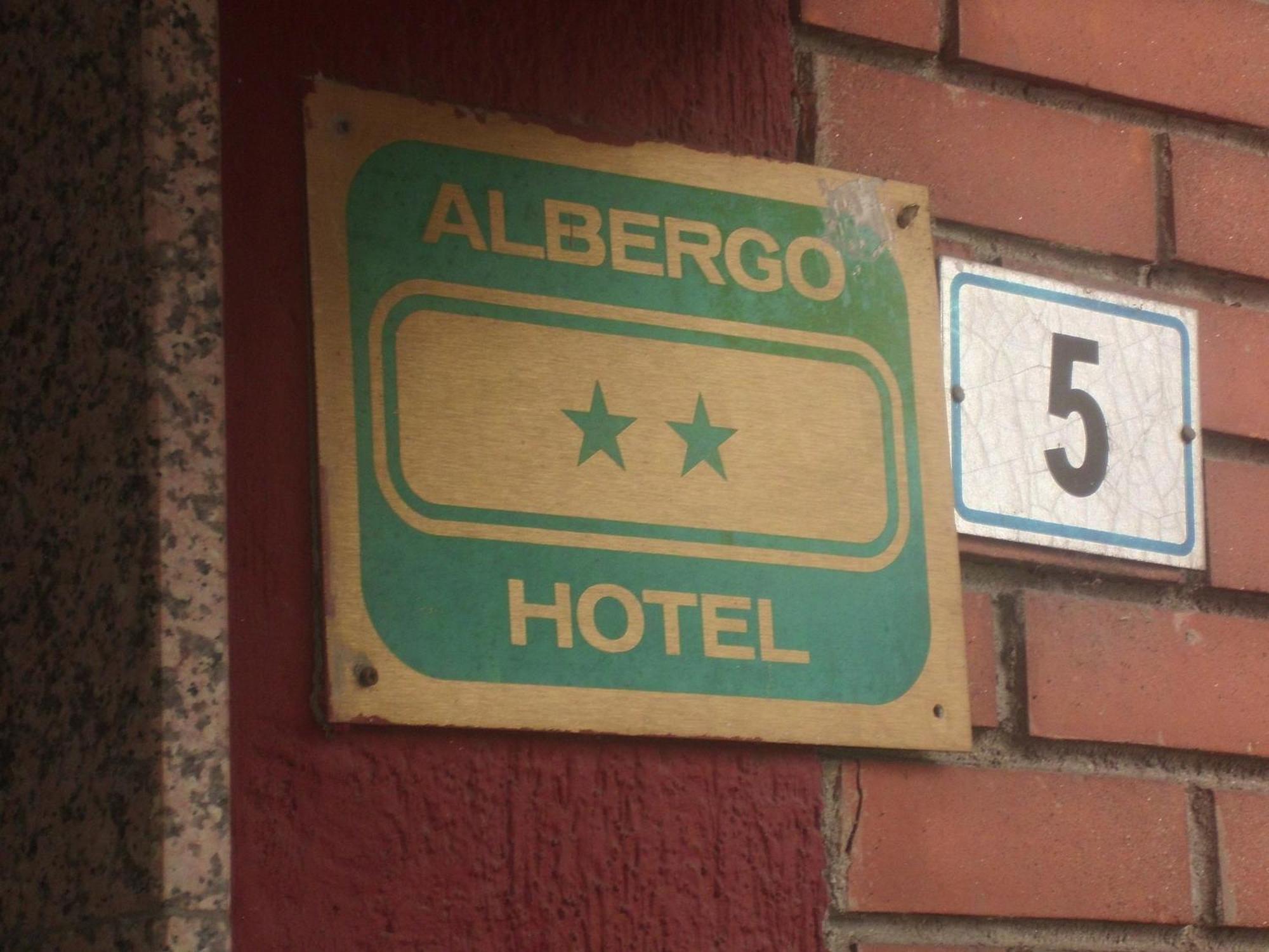 Hotel Lombardia Seveso Buitenkant foto