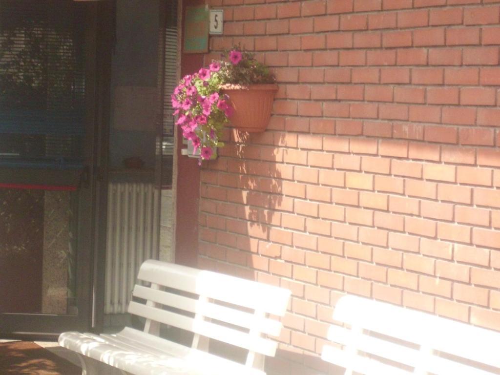 Hotel Lombardia Seveso Buitenkant foto