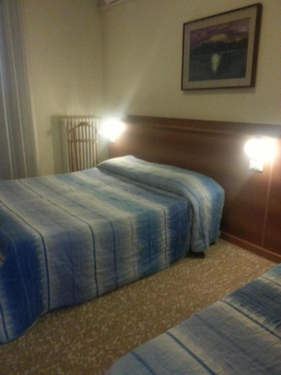 Hotel Lombardia Seveso Buitenkant foto