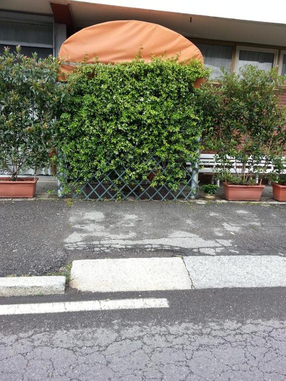Hotel Lombardia Seveso Buitenkant foto