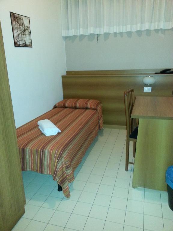 Hotel Lombardia Seveso Kamer foto