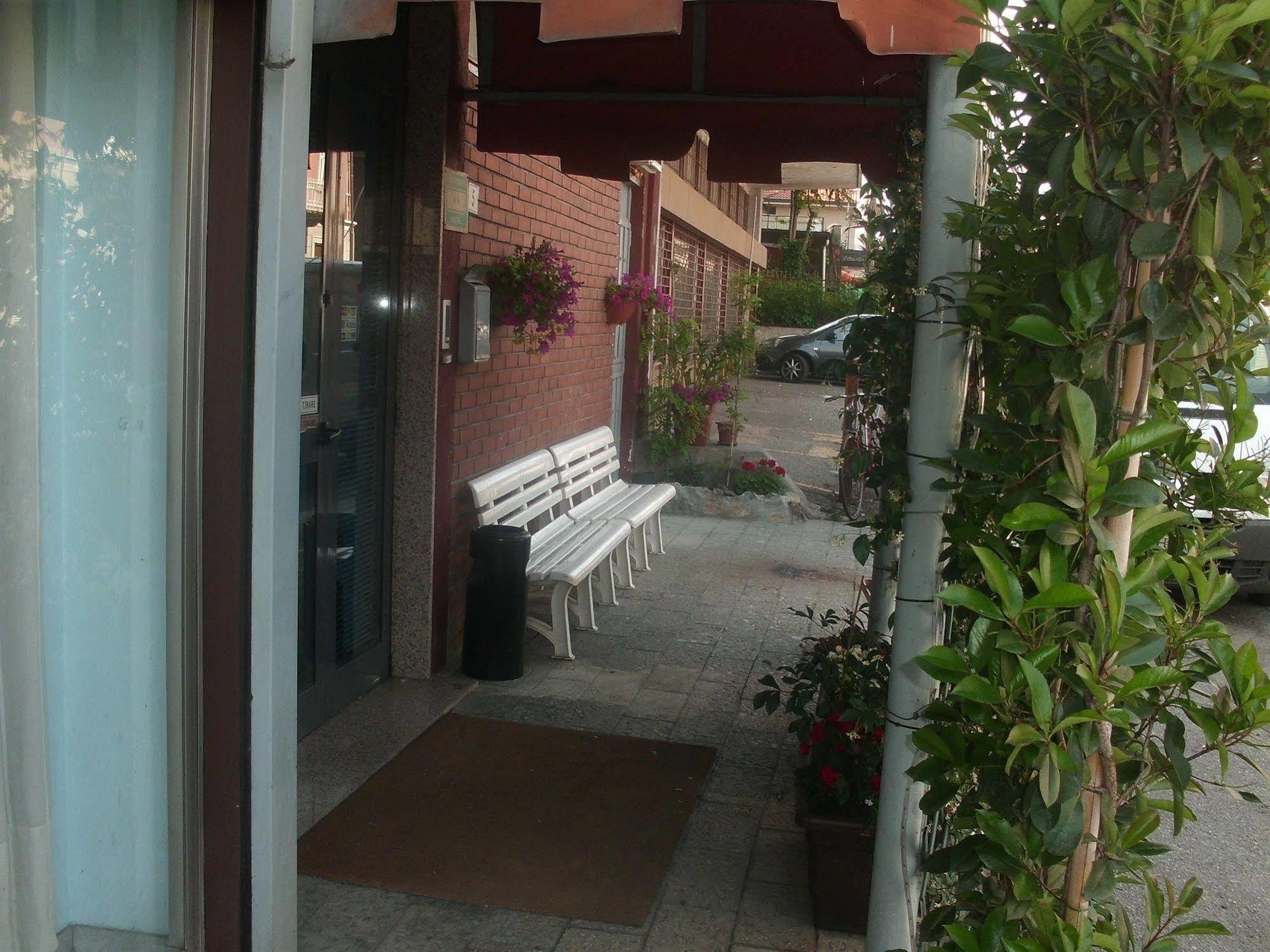 Hotel Lombardia Seveso Buitenkant foto