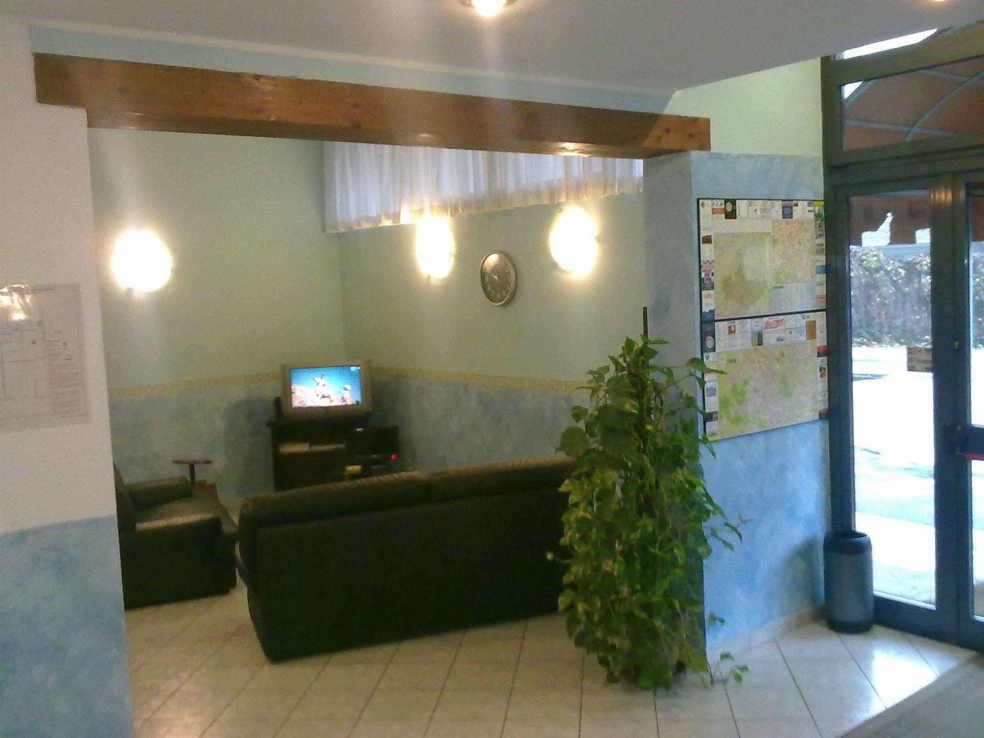 Hotel Lombardia Seveso Buitenkant foto
