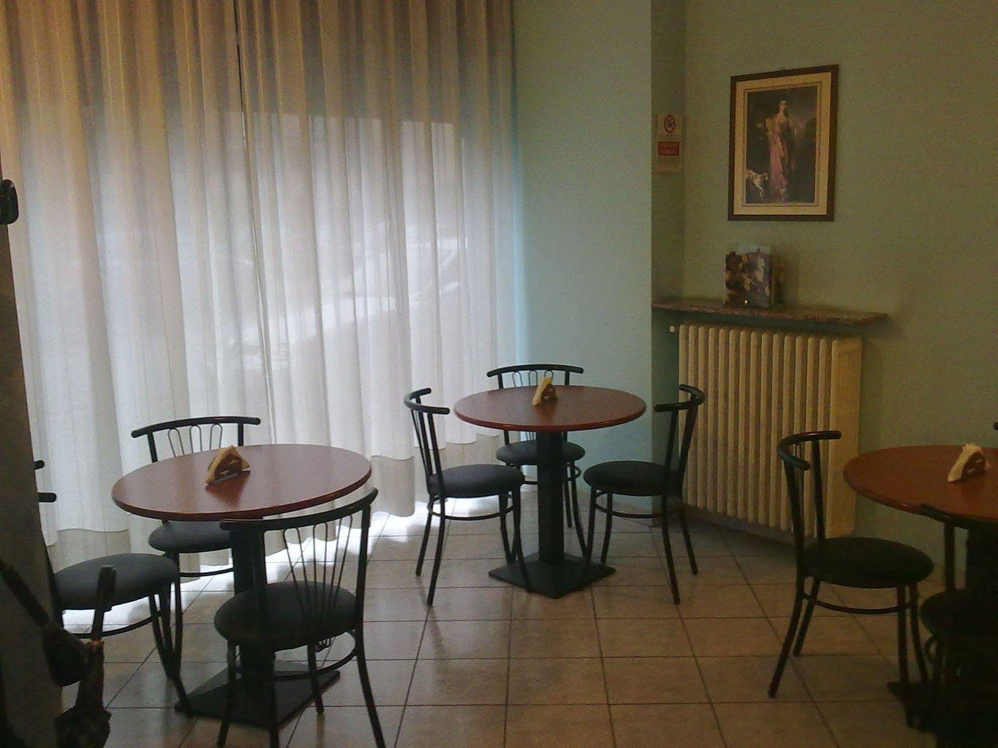 Hotel Lombardia Seveso Buitenkant foto